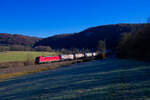 187 120 DB Cargo mit einem Gaskesselzug bei Dollnstein Richtung Treuchtlingen, 23.11.2021