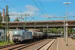 6193 183 Railpool mit Kesselzug in Hamburg Harburg, August 2025.