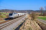 187 070 RheinCargo mit einem Silozug bei Oberdachstetten Richtung W�rzburg, 28.03.2022