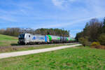 193 816 Railpool/RTB Cargo mit einem Kesselzug bei Mimberg, 12.04.2022