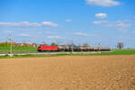 187 162 DB Cargo mit einem Kesselzug bei Uffenheim Richtung W�rzburg, 28.04.2022