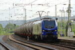 ELP 159 216-1 in Diensten von HLG kommt mit einem Laugenzug durch Eichenberg gefahren 20.8.2026