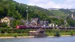 DB Cargo 140 491-2 mit Kesselwagen Richtung Mainz, in der berholung in Bacharach; 15.07.2010