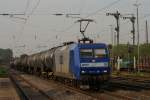 RBH 145 101-2 mit einem Kesselwagenzug in Dsseldorf-Rath am 10.05.2011