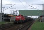 Voith Gravita 261 016 durchf�hrt am 29.Juli 2011 mit einem Kesselzug den Bahnhof Leuna Werke S�d Richtung Gro�korbetha.