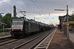 Durchfahrt am 06.05.2015 von MRCE/RheinCargo 145 086-5 mit einem Kesselzug nach Basel in Orschweier gen Freiburg.