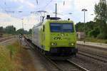 185 534-5 von CFL Cargo als leerer KLV-Zug (Sattelauflieger) durchfährt den Bahnhof Helmstedt Richtung Magdeburg.