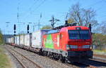 DB Cargo AG [D] mit  193 357  [NVR-Nummer: 91 80 6193 357-1 D-DB] und Taschenwagenzug Richtung Rostock am 20.04.20 Bf. Saarmund.