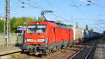 DB Cargo AG [D] mit  193 348  [NVR-Nummer: 91 80 6193 348-0 D-DB] und Taschenwagenzug Richtung Rostock am 14.05.20 Bf.