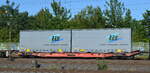 Drehgestell-Tragwagen für Container und Jumbo-Wechselbehälter der DB Cargo mit der Nr. 31 TEN 80 D-DB 4552 316-7 Sgkkms 698 in einem KLV-Zug am 08.09.21 Hamburg-Harburg.