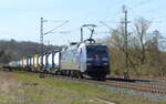 DB 152 136-8 mit einem KLV Richtung Fulda, am 11.04.2022 in Oberhaun.