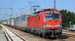 DB Cargo AG [D] mit ihrer  193 344  [NVR-Nummer: 91 80 6193 344-9 D-DB] und einem KLV-Zug aus Roststock-Seehafen am 05.09.22 Durchfahrt Bahnhof Golm.