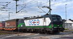 ecco-rail GmbH, Wien [A] mit der ELL Vectron  193 225  [NVR-Nummer: 91 80 6193 225-0 D-ELOC] und einem KLV-Zug am 21.09.23 Höhe Bahnhof Rodleben.