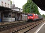 RAILION DB Logistics 152 114-5 (152 114-5 D-DB) mit einem KLV Richtung Wiesbaden, bei der Durchfahrt in Eltville; 17.09.2010