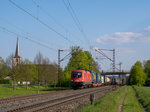 Der Klassiker unter den Fotostellen im Maintal :-)1116 278 mit einem KLV Richtung Norden.(Thüngesrheim 5.5.2016)