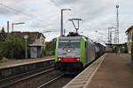 Am 04.08.2015 fuhr Re 486 509 mit einem KLV nach Melzo als Falschfahrt durch den Bahnhof von Haltingen in Richtung Basel.