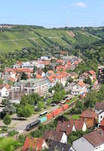 193 643 mit Containerganzzug in Richtung Heilbronn am 30.06.2020 in Besigheim.