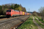 152 017 mit einem Containerzug bei Postbauer-Heng Richtung Nürnberg, 24.03.2020