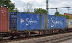 Tschechischer Drehgestell-Containertragwagen vom Einsteller CD Cargo mit der Nr. 31 RIV 54 CZ-CDC 4564 098-2 Sgns in einem Containerzug am 22.06.21 Bf. Golm (Potsdam).