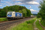 187 323 WLC mit einem Containerzug bei Postbauer-Heng Richtung Nürnberg, 21.06.2020