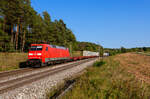 152 049 DB Cargo mit einem Containerzug bei Hagenbüchach Richtung Würzburg, 19.09.2020