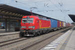 Vectron 6193 042 D-DISPO - ursprünglich für DB Cargo vorgesehen, jetzt im Eigentum von Beacon Rail - durchfährt Treuchtlingen zur Mittagszeit Richtung Ingolstadt.
