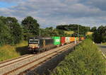 Containerzug mit der 193 855 aus Hof kommend passierte am 16.06.2025 die Ortslage Liebau.