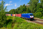 223 010 BeaconRail/SETG mit einem Containerzug bei Reuth b.