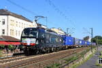 Deutschland   Lok 193 711 von BLSCargo zieht einem Containerzug in Rüdesheim   7/9/2023