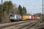 BoxXpress 193 880 mit Containern, Otting-Weilheim, 06.03.2026 (Die Aufnahme entstand vom Bahnsteig aus.)
