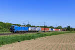 192 010-7 (Northrail, vmtl. KombiRail Europe) mit 193 880-3 und einem Containerzug in Elze, 28. Mai 2026