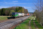 193 754 ELL mit einem Containerzug bei Postbauer-Heng Richtung N�rnberg, 14.04.2022