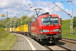6193 344-9 (Siemens Vectron) zieht den umgeleiteten, t�glich verkehrenden DHL-Express nach Gro�beeren und wurde am km 12,8 im Hp Zscherben dokumentiert.

🧰 DB Cargo
🕓 24.5.2025 | 11:48 Uhr
