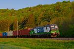 Lokportrait von 193 237 ELL/WLC mit einem Containerzug bei Dollnstein Richtung Treuchtlingen, 09.05.2022