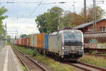 Rpool 7193 203 kommt mit einem Containerzug durch Eystrup gefahren 12.9.2026