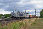 Mit einem Containerzug rollte 383 424 von Metrans am 30.08.26 durch Gr�fenhainichen Richtung Bitterfeld.