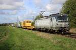 Bei der bekannter Fotostelle bei Kaarst-Broicherseite kann Mann vom legaler F�ssweg beinahe immer gut Guterz�ge fotografieren w�hrend das warten auf die RB37 Krefeld Hbf<=>Neuss Hbf, welcher RB der Bahnfan immer einige �berraschungen bereitet. PKP Cargo EU46-505 zieht am 24 September 2026 ein KLV durch Kaarst-Broicherseite 