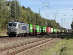  METRANS a.s., Praha (CZ) mit  383 424-9  (NVR-Nummer: 91 54 7383 424-9 CZ-MT) und einem Containerzug am 29. September 2026 auf den Berliner Ring bei Diedersdorf..