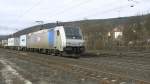 185 672-3 Railpool / EVB mit Containerzug am 21.02.2012 durch Gem�nden am Main Richtung W�rzburg.