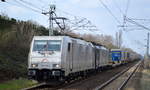 TXL - TX Logistik Austria GmbH mit  185 418-3  [NVR-Number: 91 81 0185 418-3 A-TXLA] hat dpe MRCE Dispo ]  ES 64 F4-085  [NVR-Number: 91 80 6189 985-5 D-DISPO] und einen schlecht ausgelasteten KLV-Zug