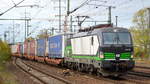 LTE Netherlands B.V., Rotterdam [NL] mit der ELL Vectron  193 735  [NVR-Nummer: 91 80 6193 735-8 D-ELOC] mit dem Taschenwagenzug aus Rotterdam nach Poznan in Polen am 17.10.19 Bf.
