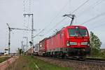 Mit einem KLV (Rotterdam Waalhaven - Novara Boschetto) fuhr am Nachmittag des 07.05.2019 die 193 338 nördlich von Müllheim (Baden) über die KBS 703 durchs Markgräflerland in