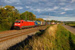 152 064 DB Cargo mit einem KLV-Zug bei Winterhausen Richtung Würzburg, 02.09.2020