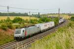 186 371-1 akiem mit KLV in Ovelgünne, Juni 2023.