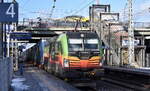 BUDAMAR LOGISTICS, a.s., Bratislava [SK] mit der  193 807-5  [NVR-Nummer: 91 80 6193 807-5 D-RAILL] und einem KLV-Zug aus Rostock Seehafen am 19.01.24 Durchfahrt Bahnhof Berlin Hohenschönhausen.