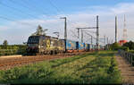 KLV-Zug (LKW Walter Internationale Transportorganisation AG) unterwegs mit 193 708-5 (X4 E - 708 | Siemens Vectron) oberhalb der Leipziger Chaussee (B 6) Richtung Zugbildungsanlage (ZBA) Halle
