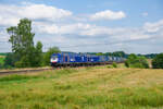 223 001 BeaconRail und 223 015 BeaconRail mit einem LKW-Walter KLV-Zug bei Seußen Richtung Marktredwitz, 22.07.2021