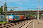 DB 185 367-0  Günni  mit Containerzug in Hamburg Harburg, August 2025.