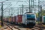 6193 121 Railpool mit Containerzug in Hamburg Harburg, August 2025.