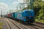 HRS 192 080  NA DENN MAN TAU! mit Containerzug in Hamburg Harburg, August 2025.